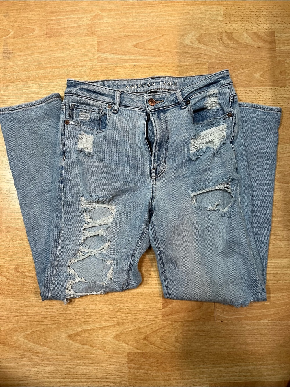 American Eagle Outfitters High-Rise Distressed Stretch Mom Jean - Picture 2 of 4